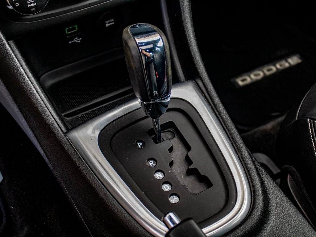 2011 Dodge Avenger Lux