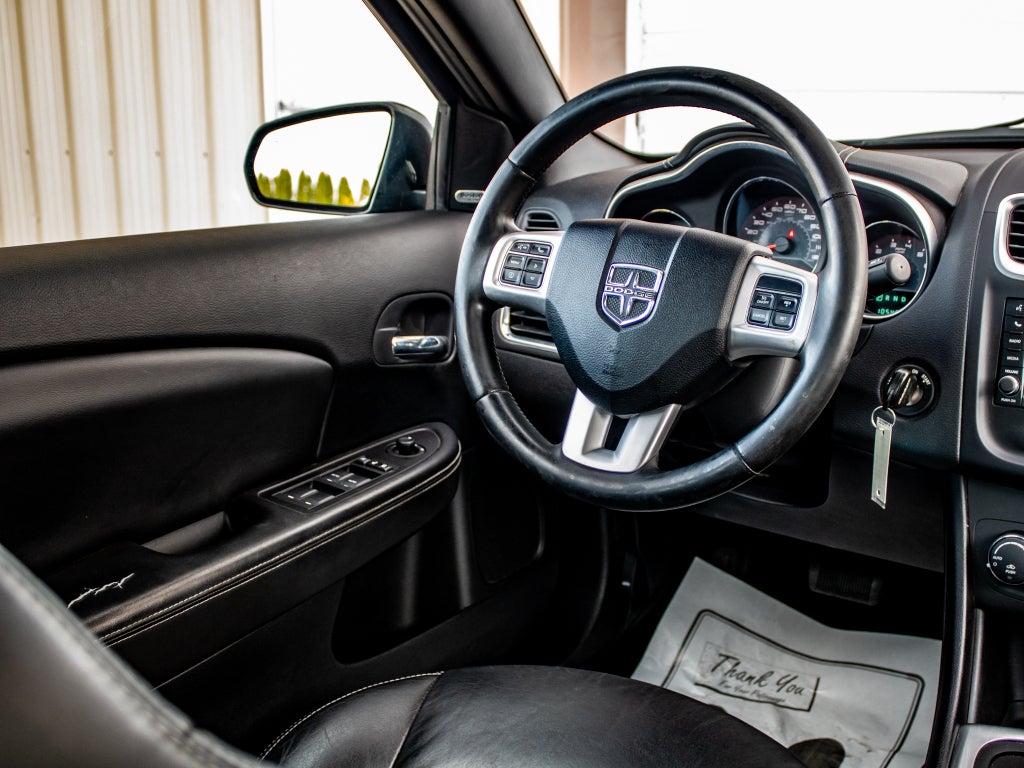 2011 Dodge Avenger Lux
