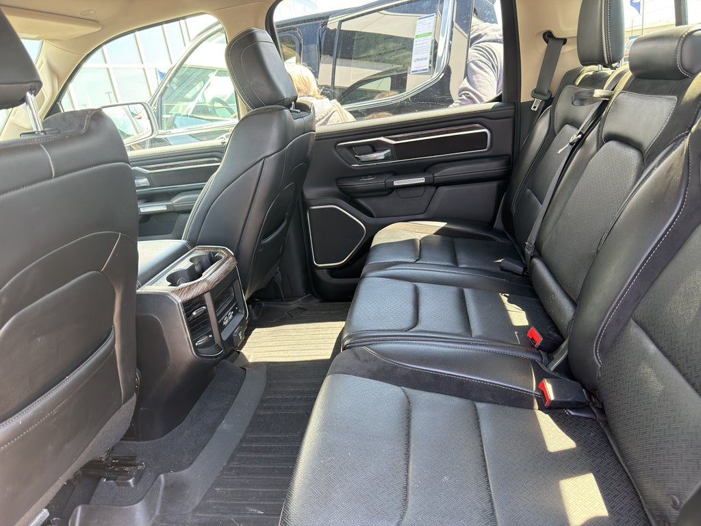 2019 RAM 1500 Laramie Crew Cab 4x4 5'7" Box