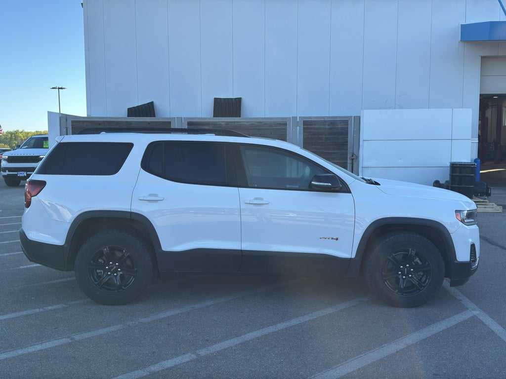 2023 GMC Acadia AT4