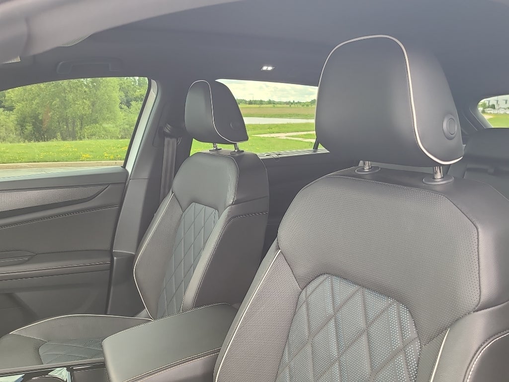 2024 Volkswagen Atlas Cross Sport Execline