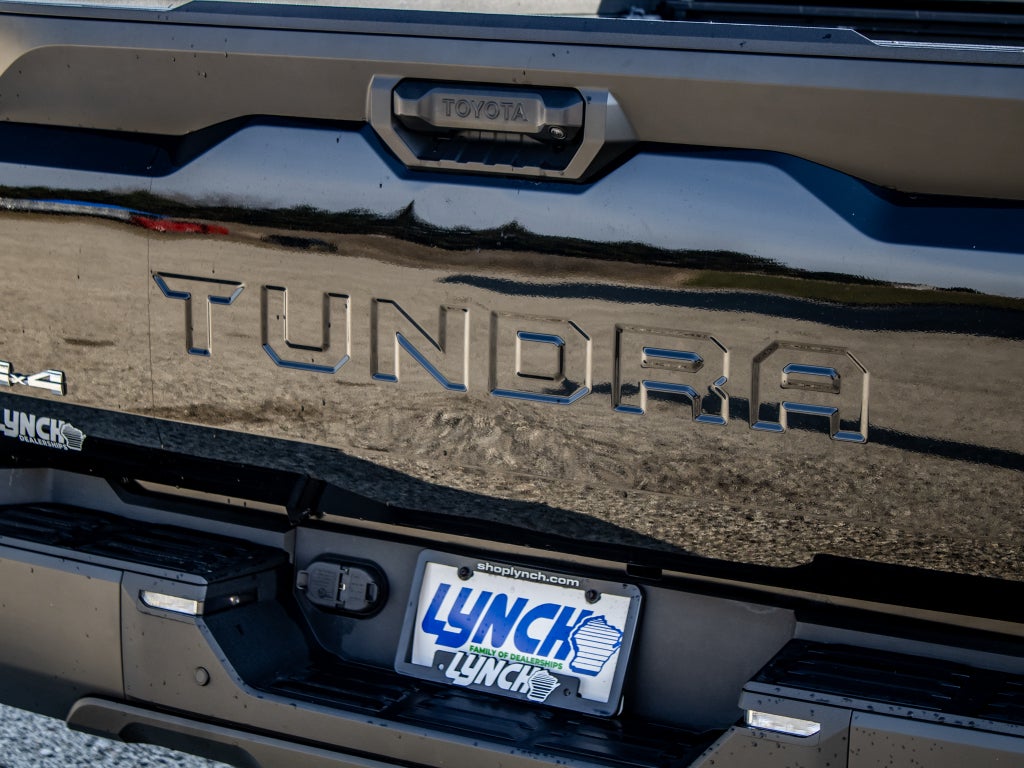 2023 Toyota Tundra 4WD SR5