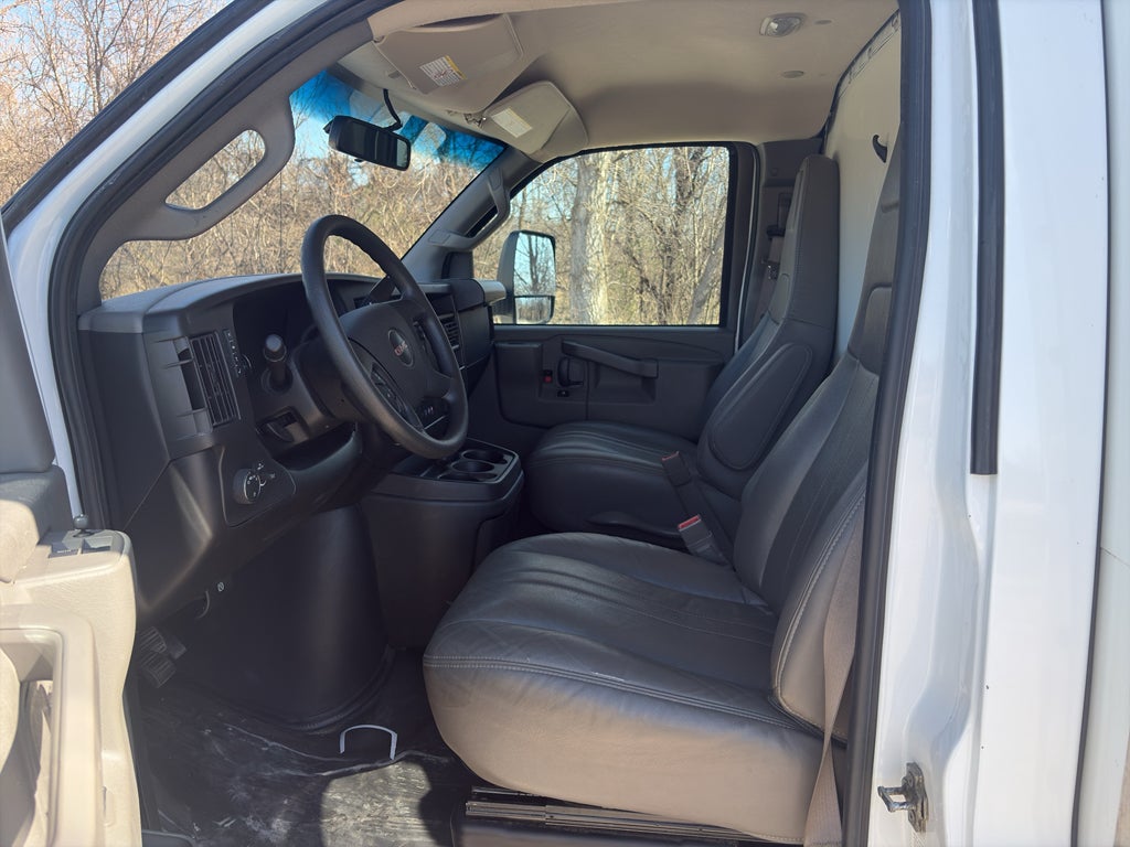 2022 GMC Savana 3500 Base 177 in. WB