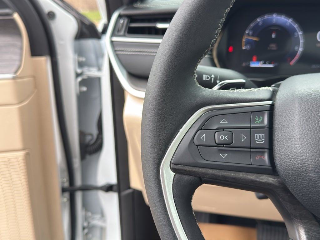 2025 Jeep Grand Cherokee Limited w/Tow & Moonroof