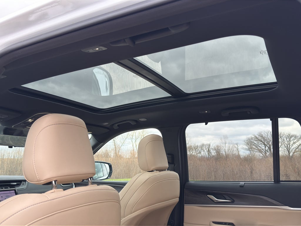 2025 Jeep Grand Cherokee Limited w/Tow & Moonroof