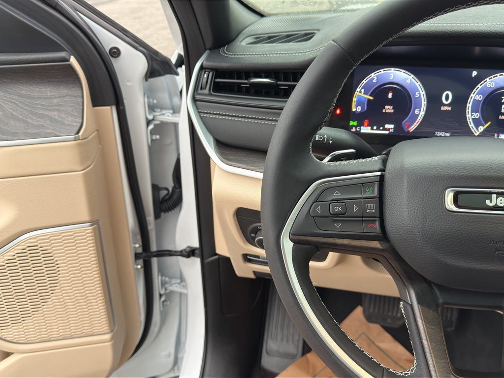 2026 Jeep Grand Cherokee Limited Tech