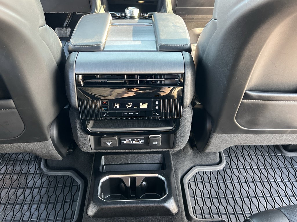 2024 Jeep Wagoneer Series II Carbide w/Entertainment