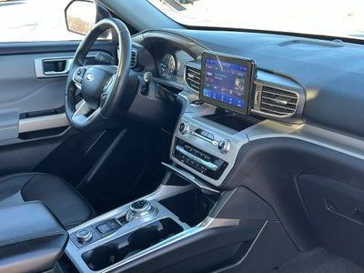 2023 Ford Explorer XLT 202A w/Moonroof