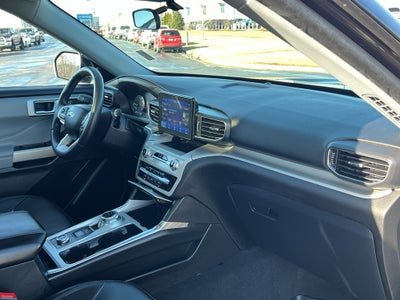 2023 Ford Explorer XLT 202A w/Moonroof
