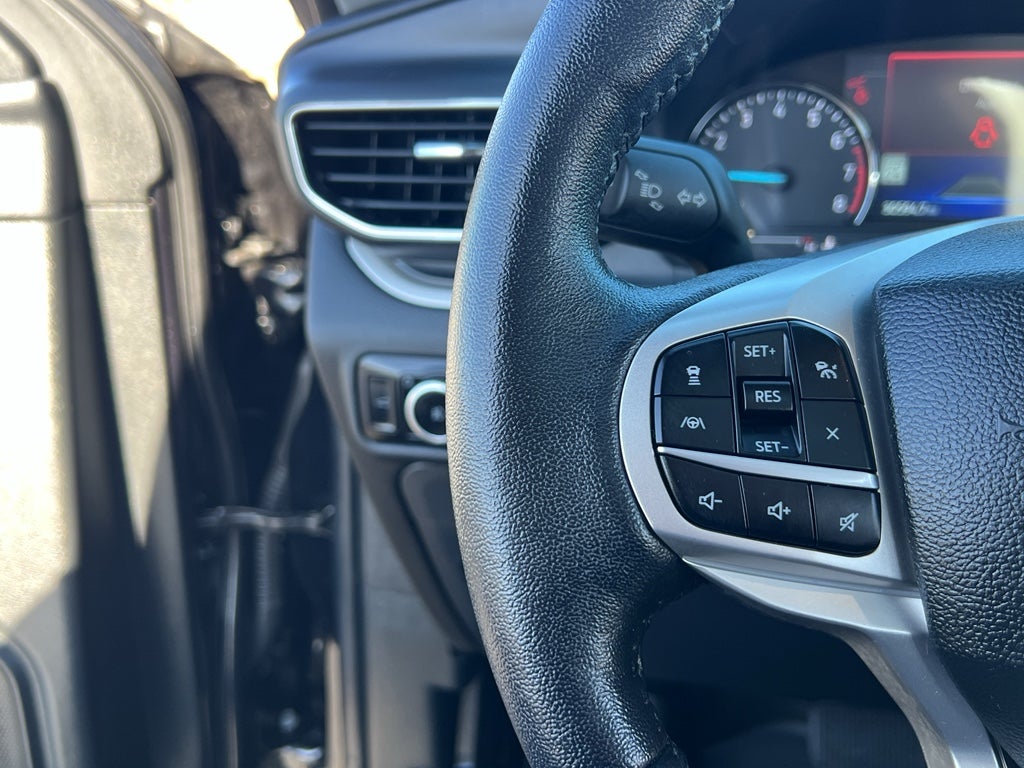 2023 Ford Explorer XLT 202A w/Moonroof