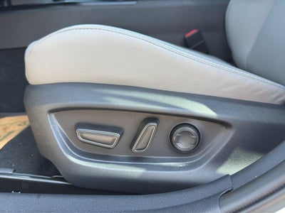 2025 Toyota Camry Hybrid SE