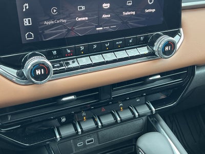 2025 GMC Canyon 4WD AT4