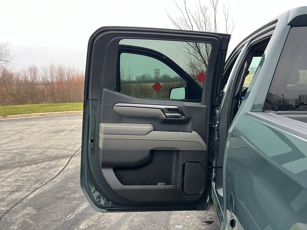 2025 Chevrolet Silverado 1500 ZR2