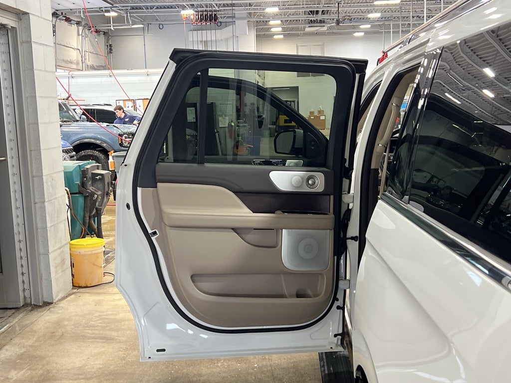 2023 Lincoln Navigator L Reserve