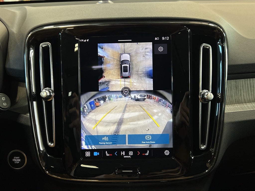 2025 Volvo XC40 Plus Dark Theme