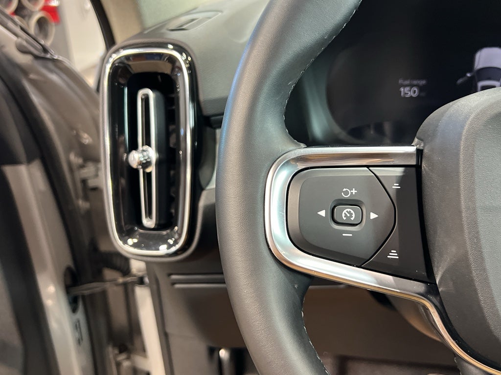 2025 Volvo XC40 Plus Dark Theme