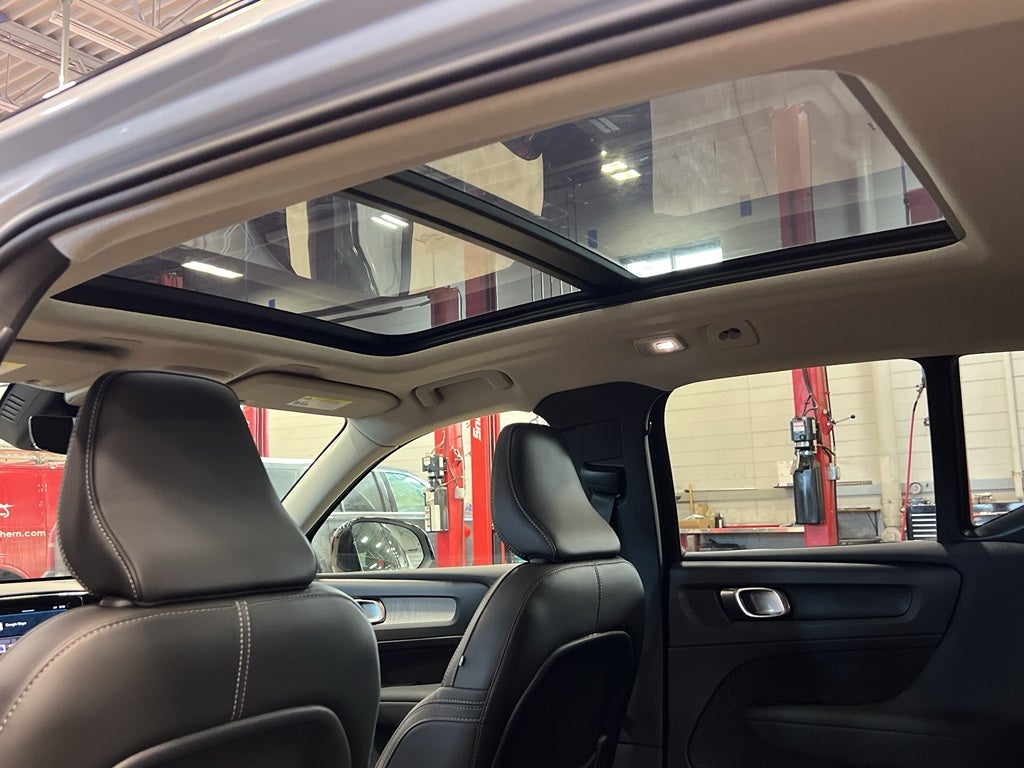 2025 Volvo XC40 Plus Dark Theme