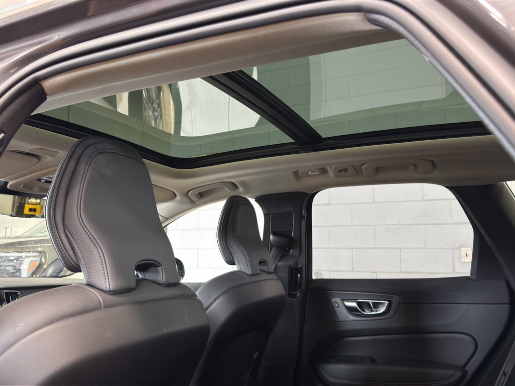 2025 Volvo XC60 Plus