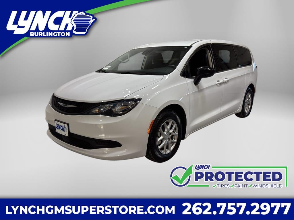 2024 Chrysler Voyager LX's photo