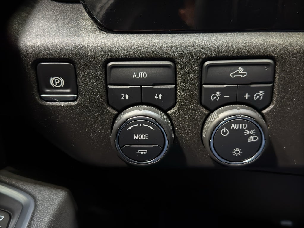 2025 Chevrolet Silverado 1500 LT (2FL)
