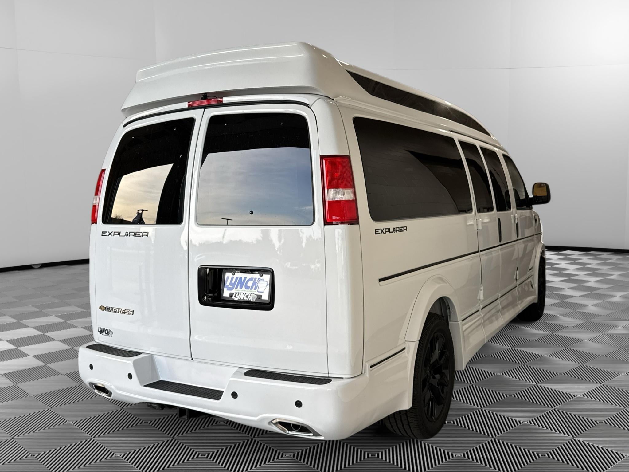 2026 Chevrolet Express Cargo WT