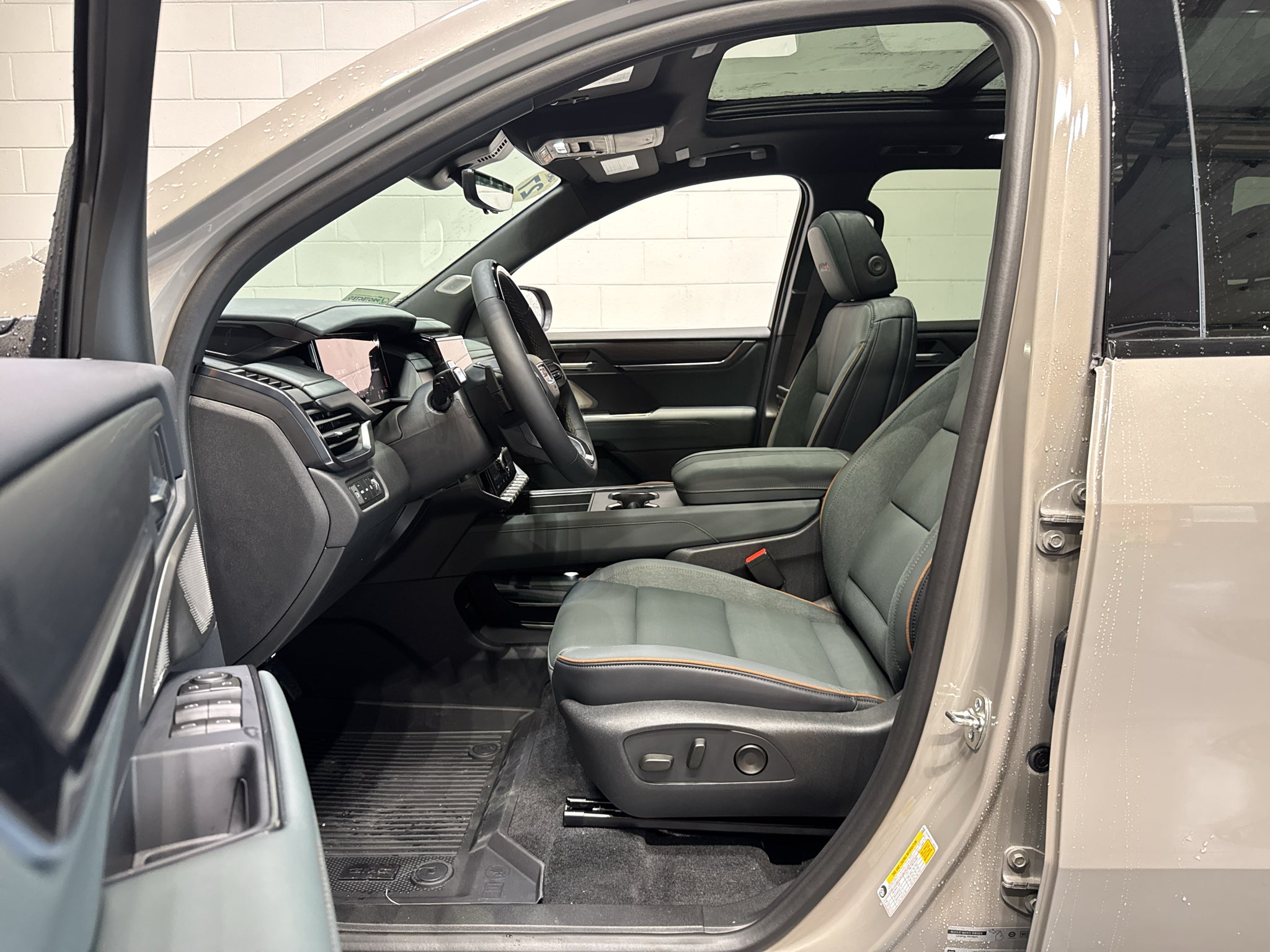 2027 GMC Acadia AT4