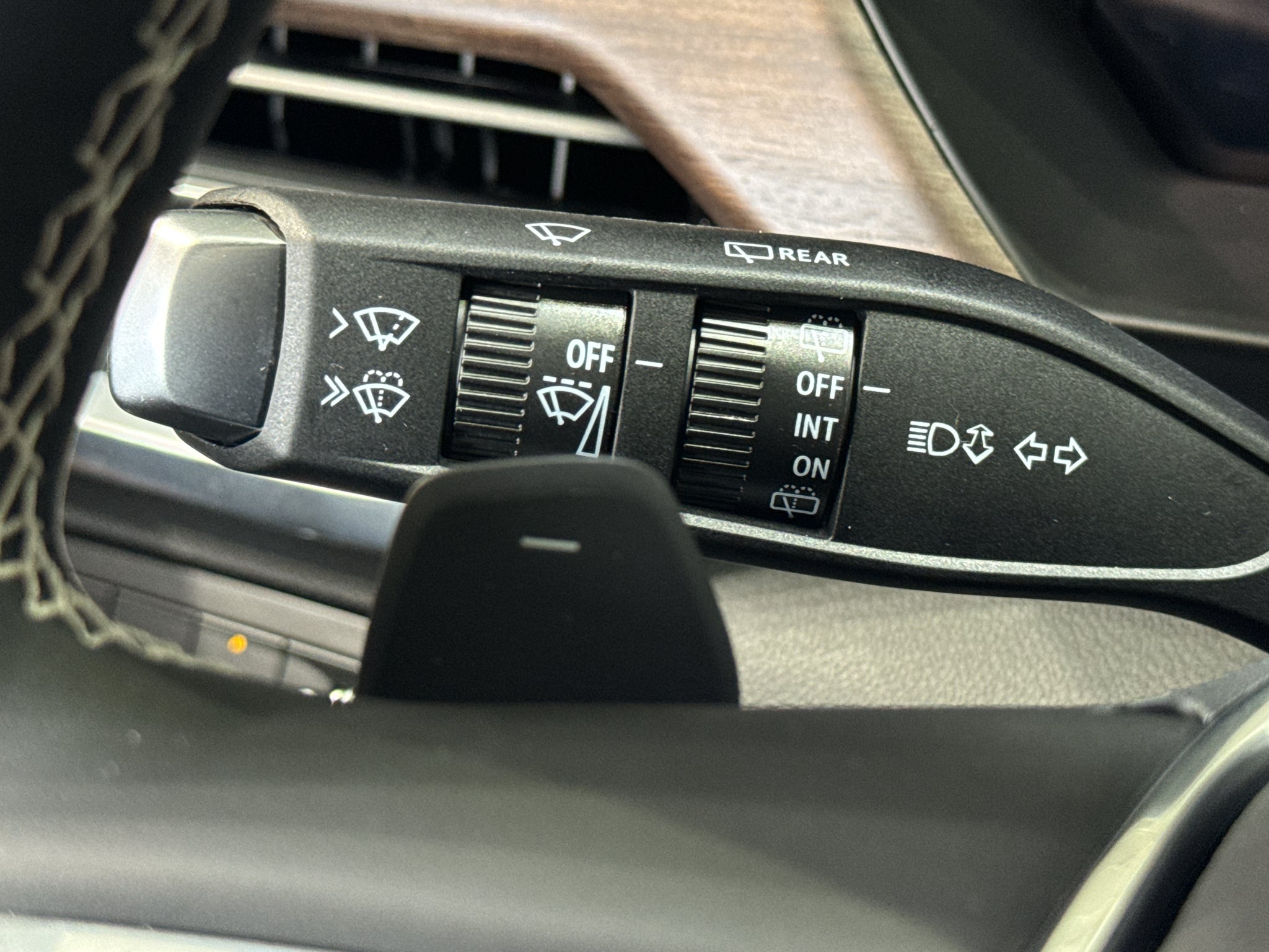2027 GMC Acadia Denali Ultimate - Photo 27