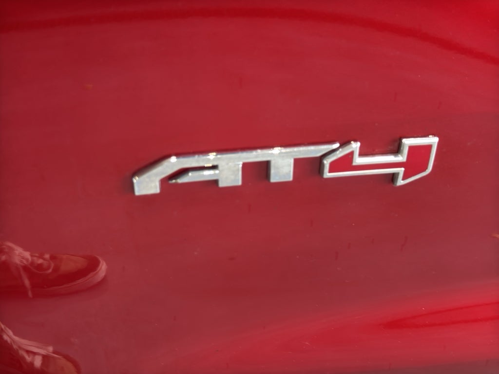 2024 GMC Acadia AT4